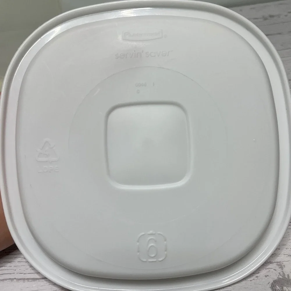 Rubbermaid Servin Saver 3 QT 2.8L Square Food Storage Container White Lid 6 0047